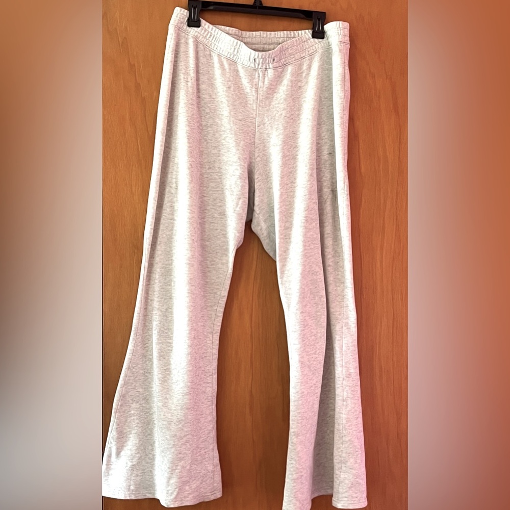 Hollister Ultra High Rise Flare Sweatpants